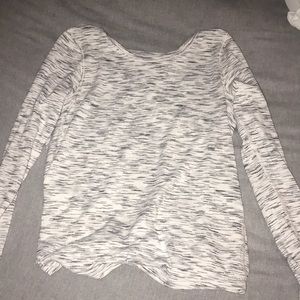 It’s a Tie Lululemon long sleeve